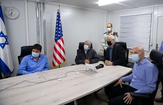 ביקור גנץ בניסוי // צילום: משרד הביטחון